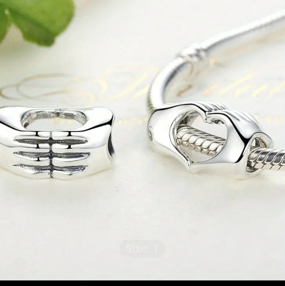 HAND HEART Tarnish resistant Zinc alloy Charm For Pandora Bracelets - Picture 2 of 4